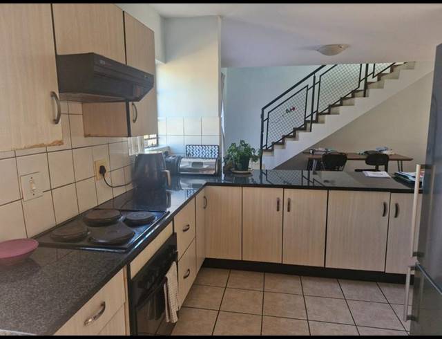 4 BEDROOM APARTMENT FOR SALE IN THERESAPARK